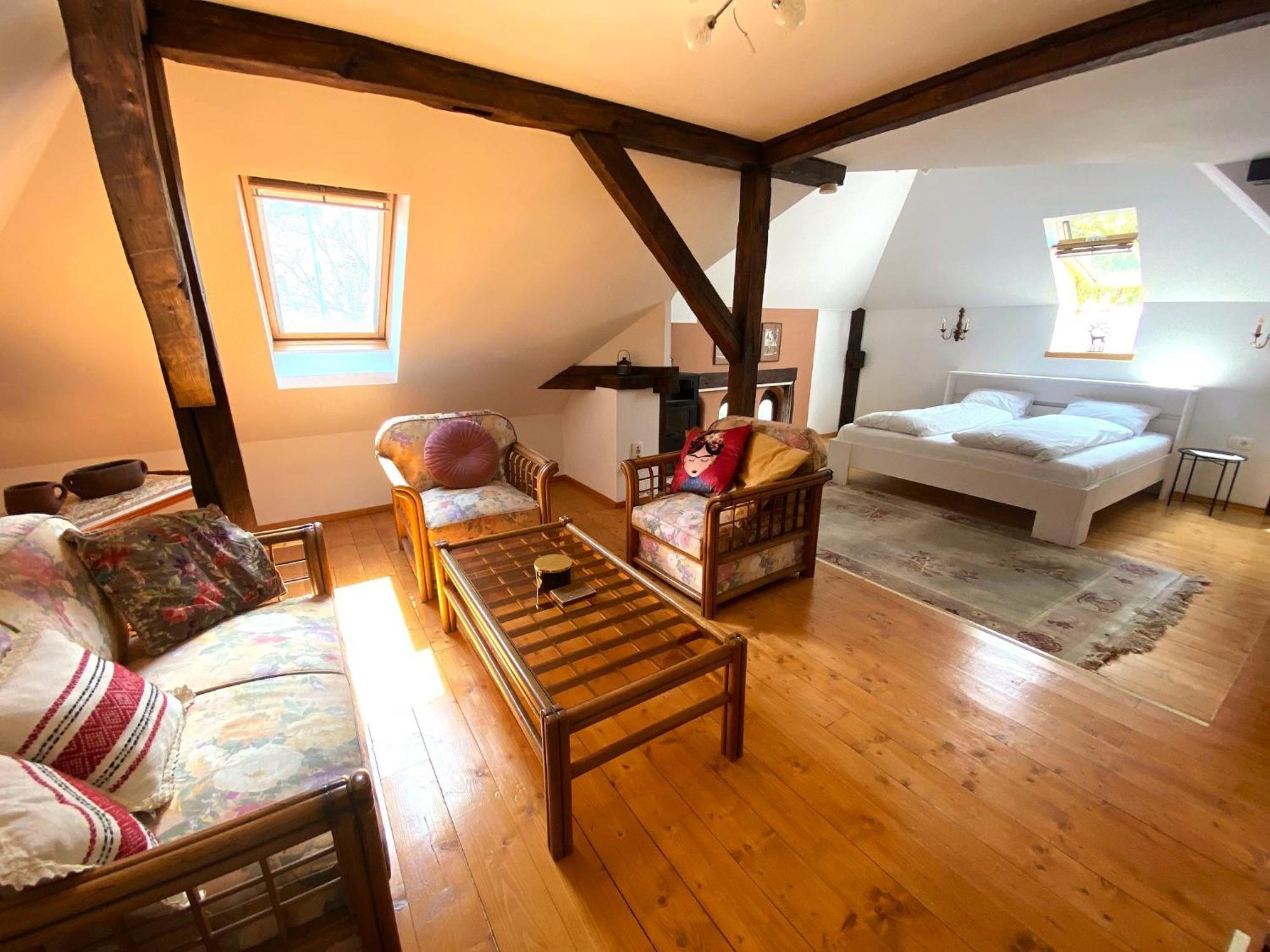Rose'S Oldtown Apartment Braşov Extérieur photo